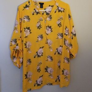 Rue 21 plus roll tab sleeve top